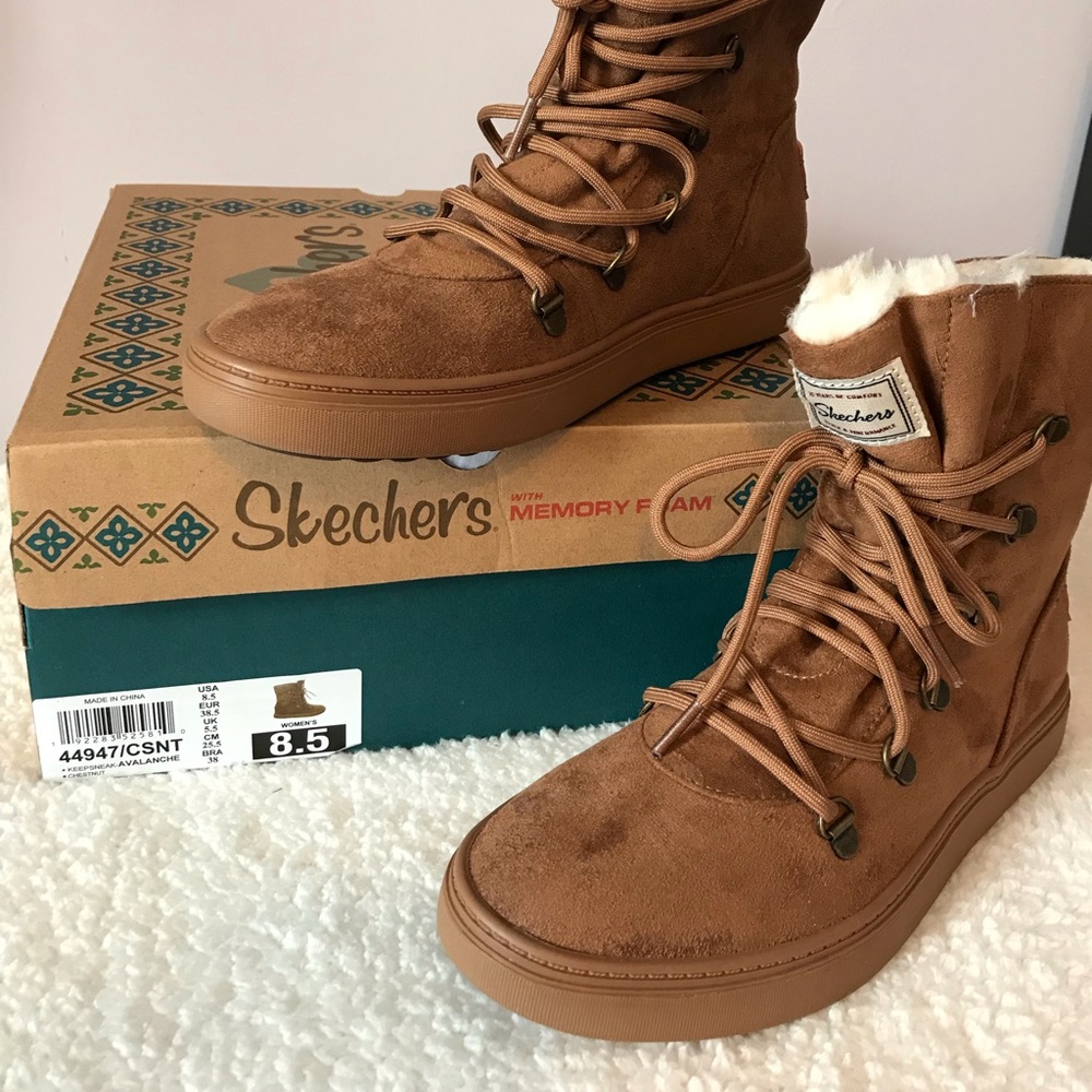 New in Box Women’s Sketchers Boots